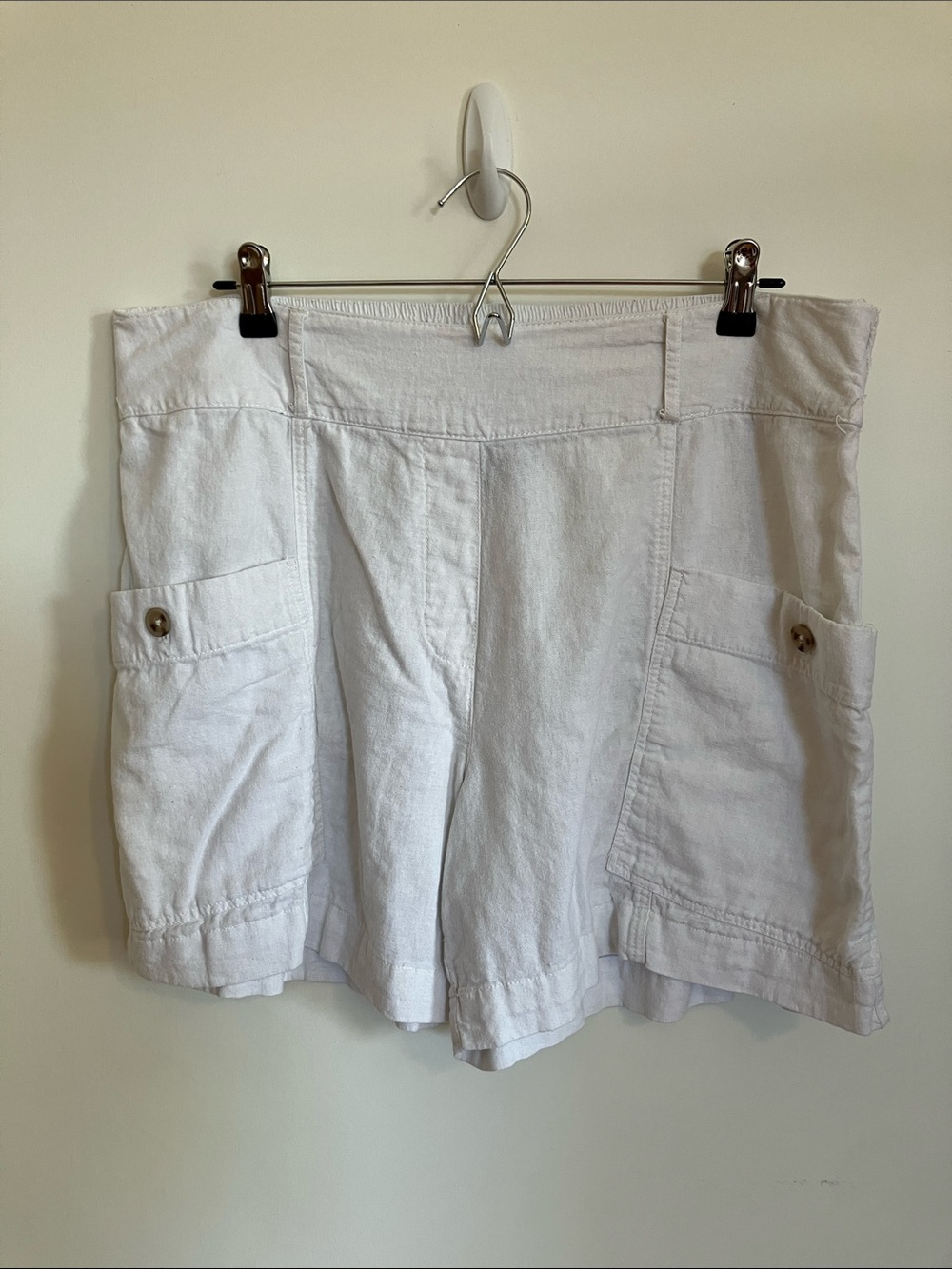 Zac & Rachel White Cargo-Look Linen Shorts